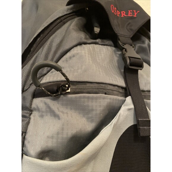 OSPREY Atmos 35 Airspeed size Men’s S. Gray and Black Backpack - Picture 7 of 14